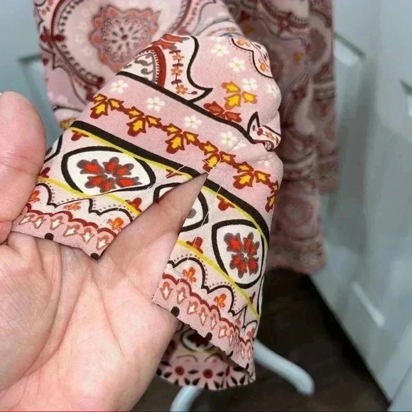 Violet + Claire Boho Print plus size Poly Tunic v- neck lightweight - Picture 8 of 11